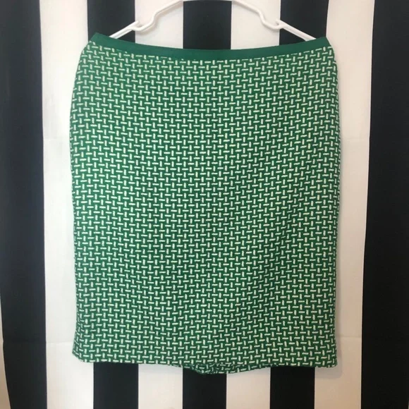 Talbots Green and White knit pencil skirt (8P) - Picture 2 of 7